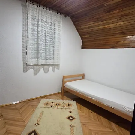 Vikendica Miki 2